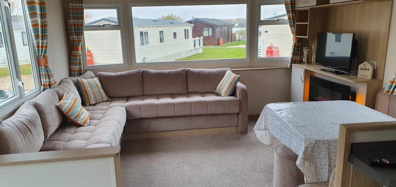 Ksr Hot Tub Holiday Home At Tattershall Lakes מראה חיצוני תמונה